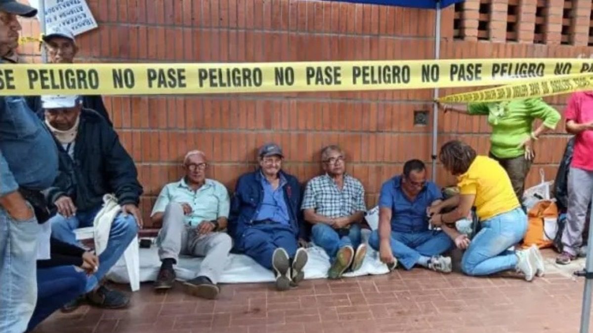 “¡AUMENTA MI SALARIO, MADURO!”: Los bolsillos de los trabajadores no pueden resistir más