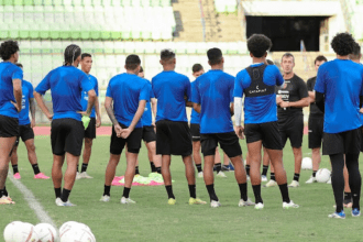 En el proceso de eliminatorias, cada equipo se enfrenta a los demás en un total de 18 partidos a lo largo de un periodo de casi dos años.