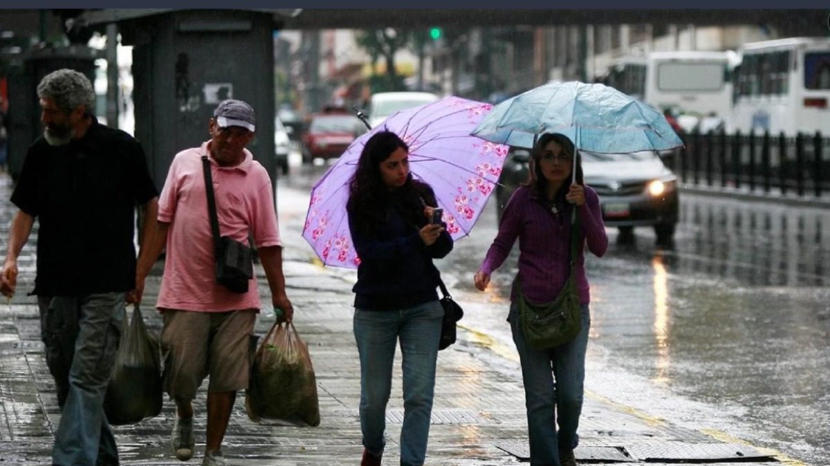 ¡LLEGÓ FRANKLIN! Lluvias y vientos huracanados afectan al menos 5 estados del país