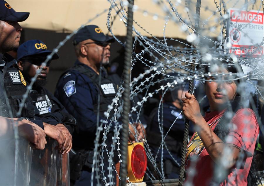 Migrantes inician ayuno en Tijuana en reclamo por asilo en EEUU