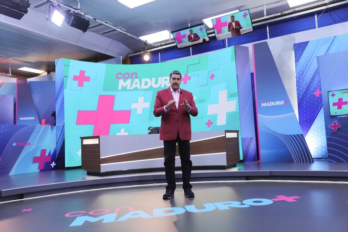 Maduro pide una reestructuración del sistema de medios públicos