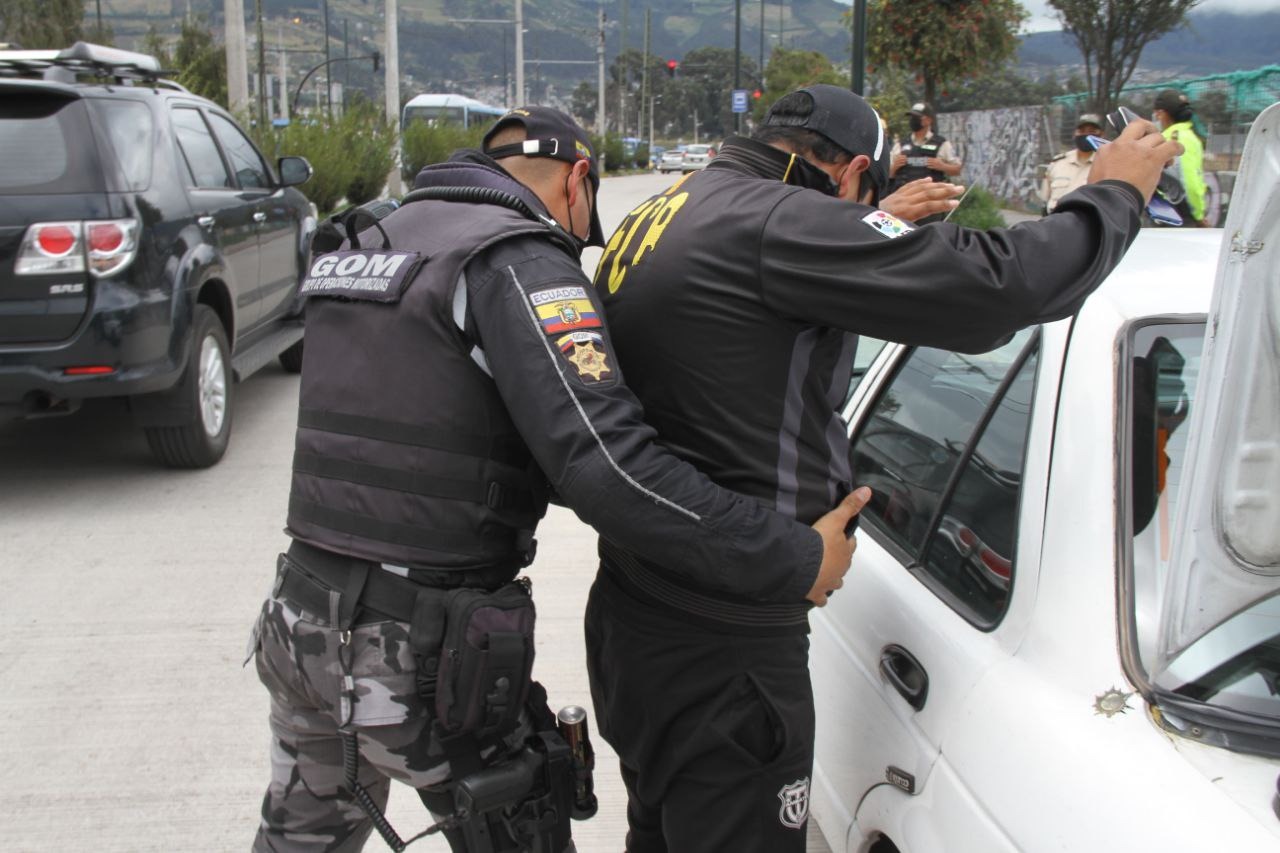 Más de 300 detenidos durante jornada electoral en Ecuador