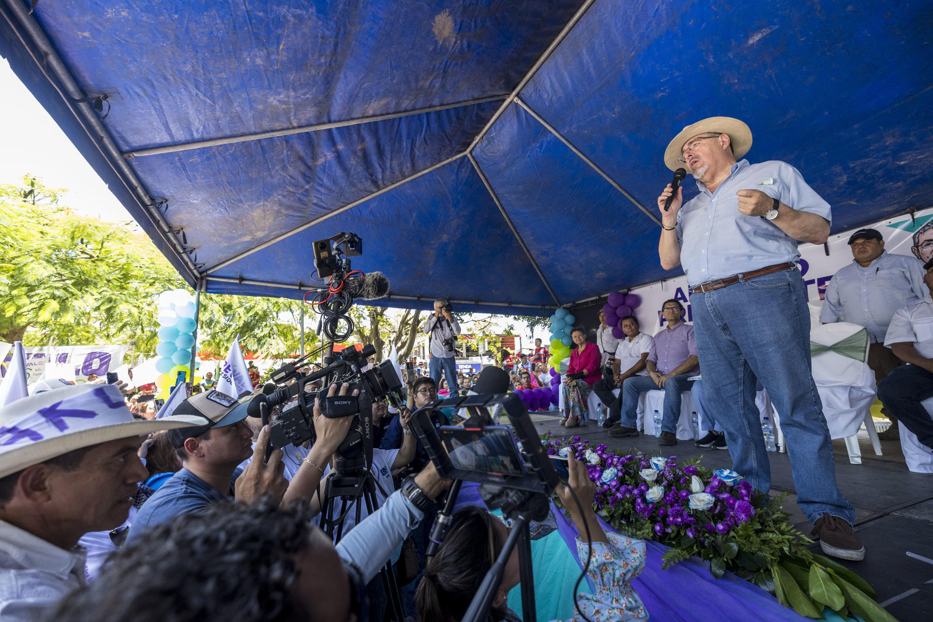 Guatemala elegirá presidente entre una exprimera dama y un diputado de izquierda