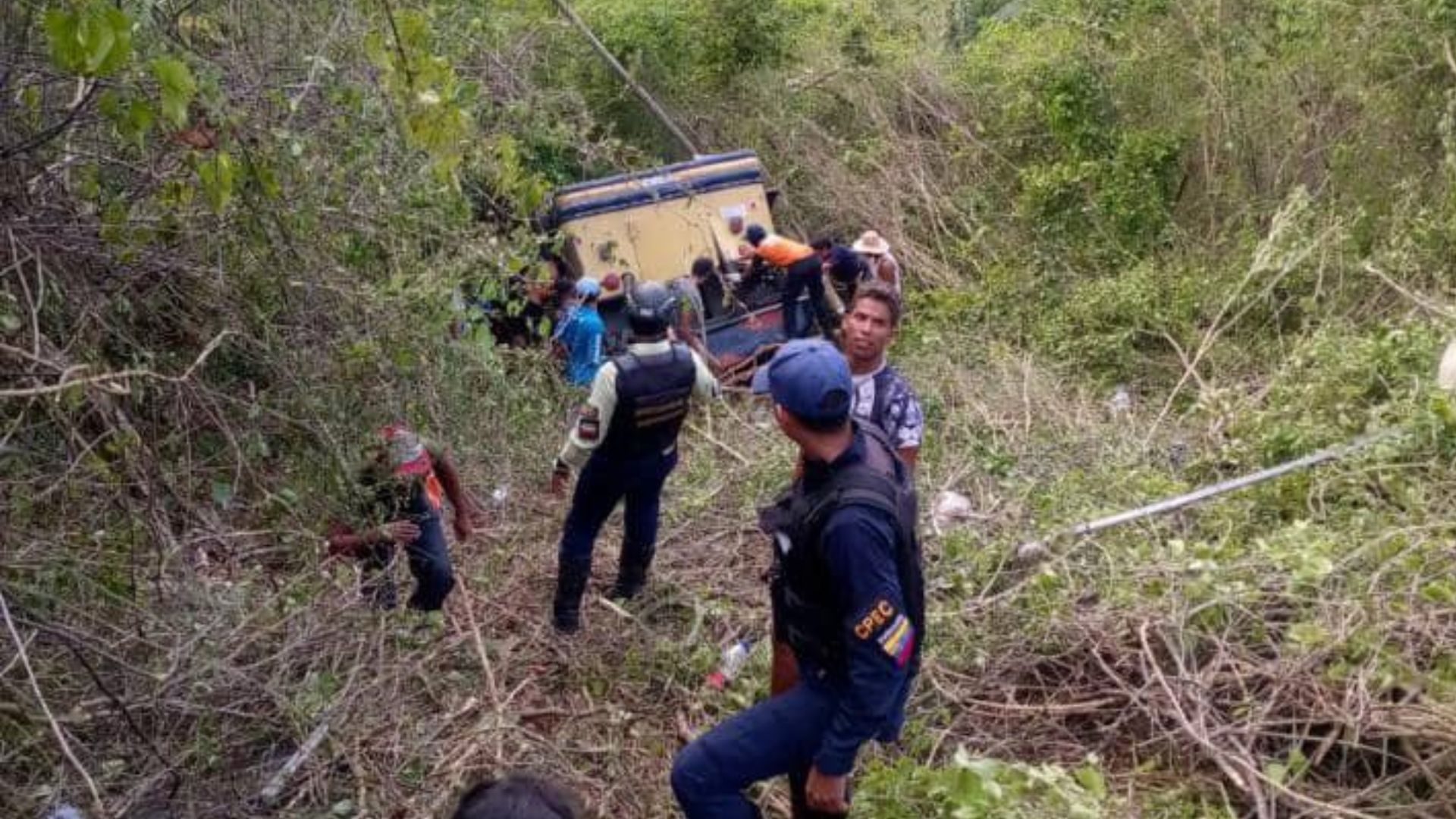 Atroz accidente de tránsito deja 4 muertos y más de 20 heridos en Carabobo