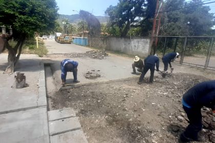 Inicia plan de bacheo y asfaltado en Antolín del Campo