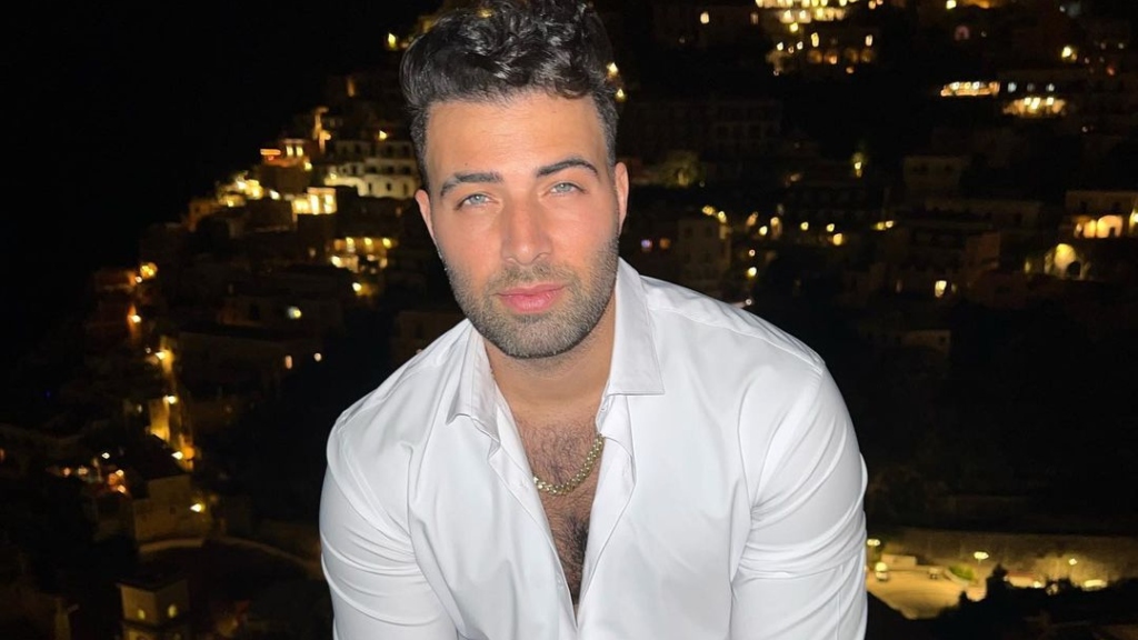 Jencarlos Canela derrite a más de uno con su cuerpo