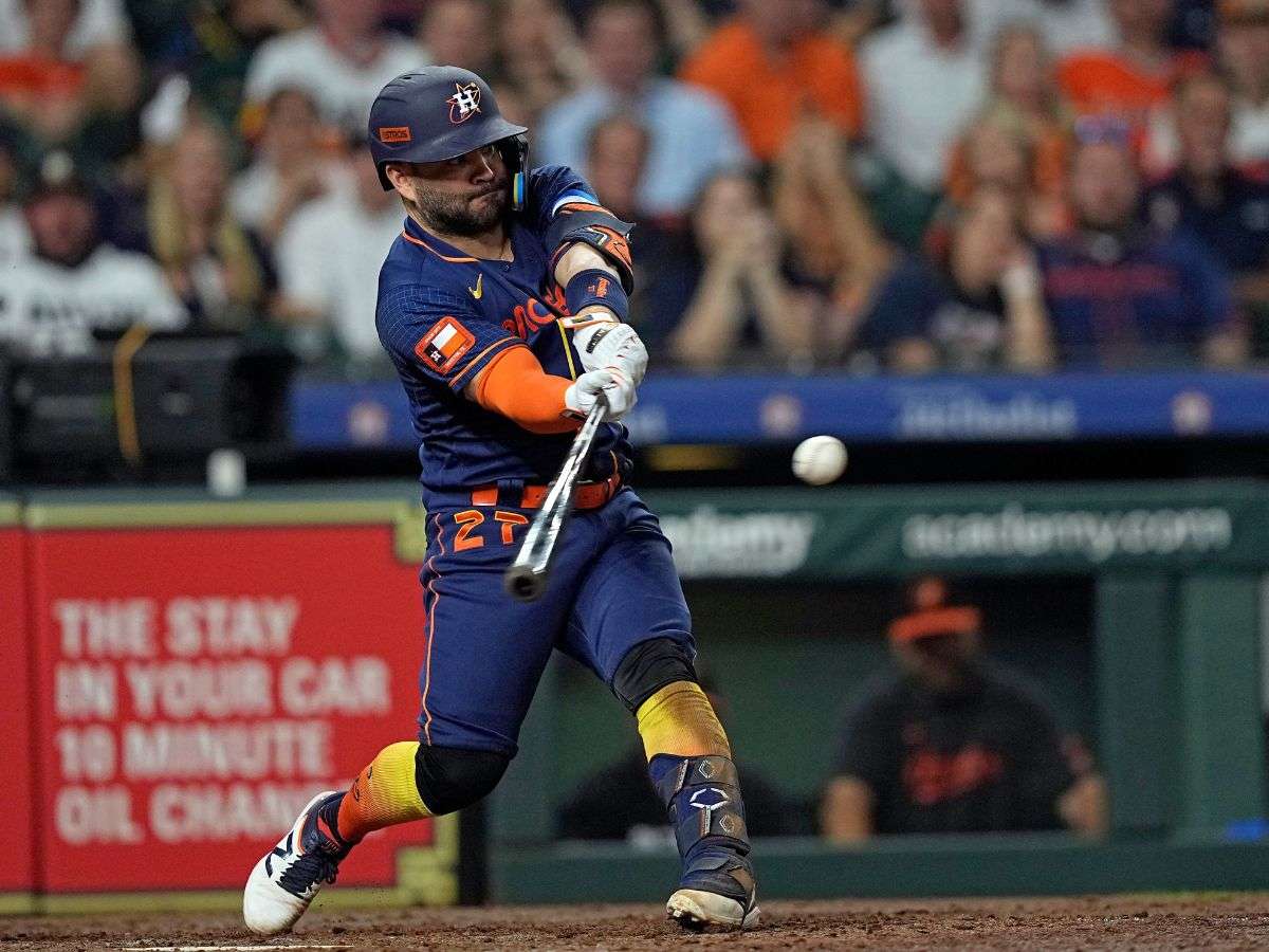 José Altuve alcanza su doble número 400