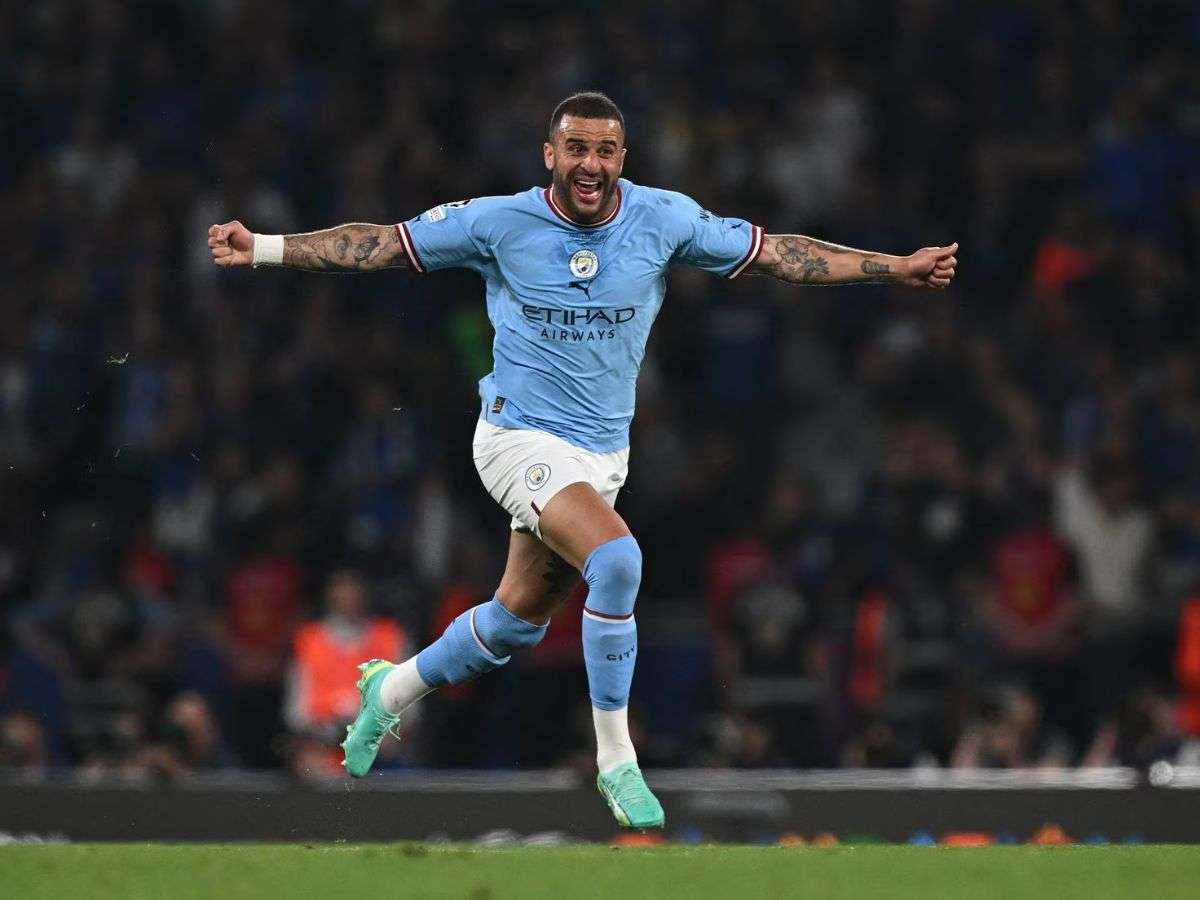 Kyle Walker renueva con Manchester City