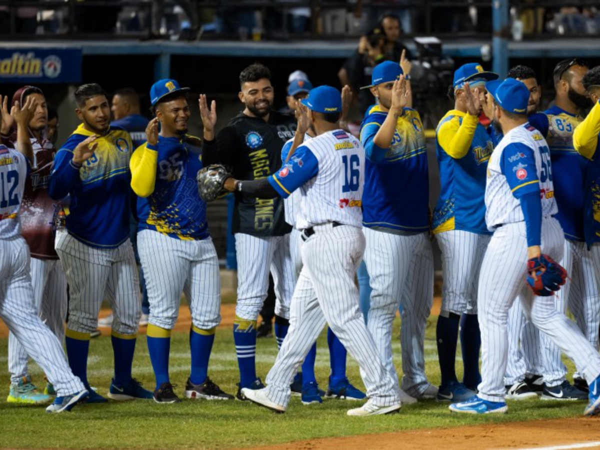 Magallanes confirma su presencia en Perú