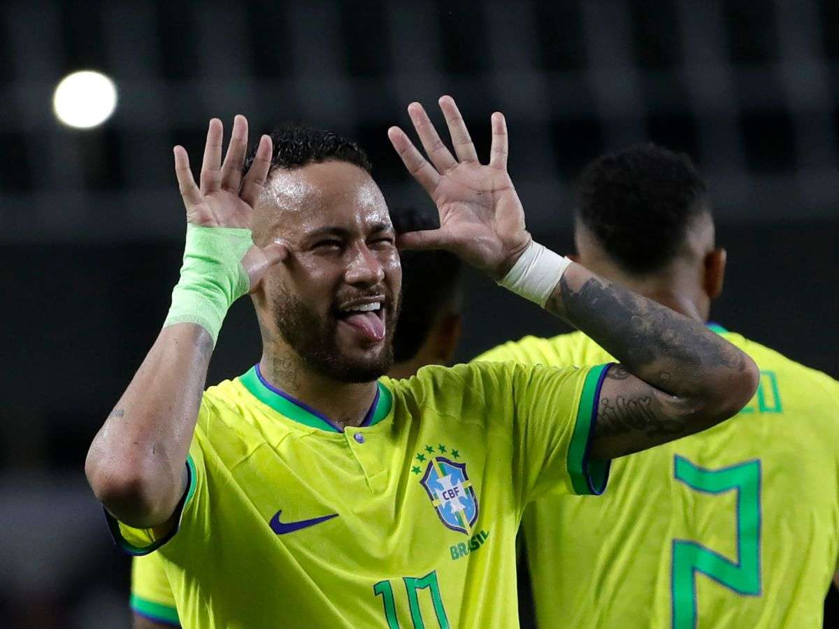 Neymar entró en la historia de la selección de Brasil
