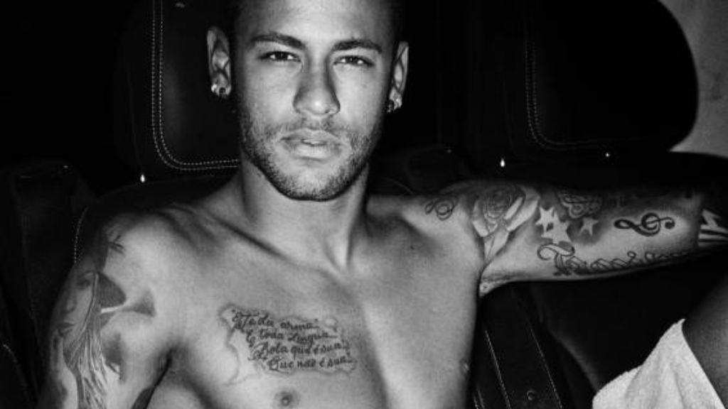 Neymar Jr captado en presunta infidelidad con estas dos mujeres