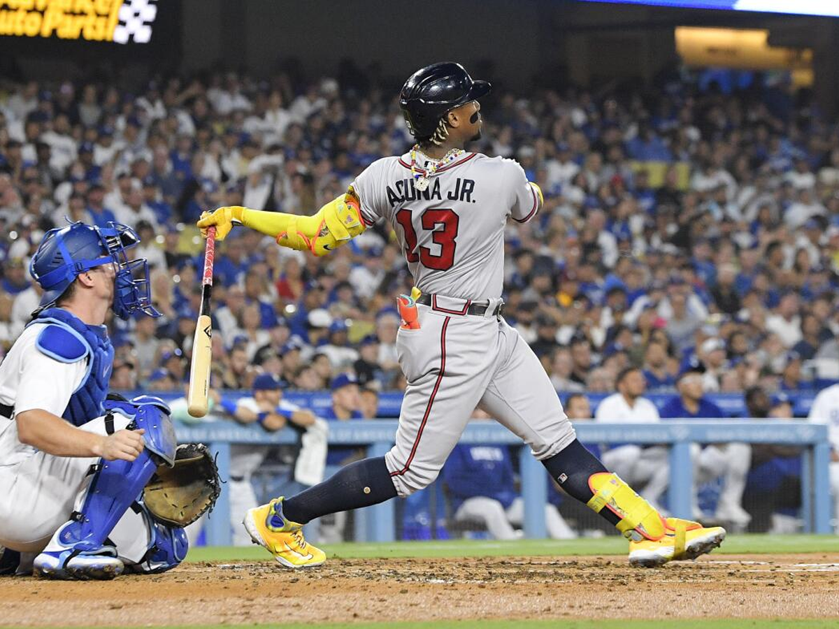 Ronald Acuña hizo volar la pelota en el Dodger Stadium