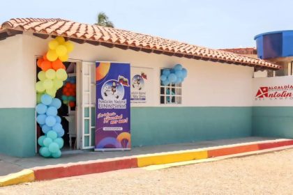 Antolín inauguran Casa de Los Niños