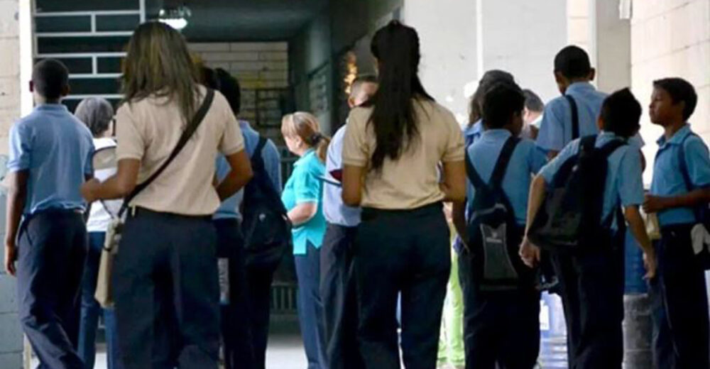 Dos mil liceos serán transformados en Escuelas Técnicas