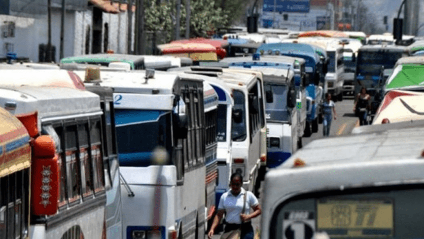 De acuerdo a la denuncia, el precio del pasaje para las rutas largas aumentó de 7 a 10 bolívares.