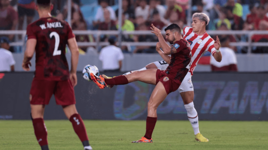 En la primera mitad se observó un duelo parejo, con mucha intensidad por parte de los seleccionados