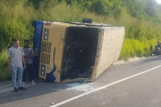 llamaron a tomar previsiones por las restricciones parciales del tránsito ocasionadas por el accidente.