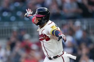 El venezolano ostenta un récord de los Bravos, con 33 vuelacercas en el primer turno de un juego —incluidos siete en esta campaña y tres al primer lanzamiento. De sus 205 hits en la campaña, 51 han llegado en el primer inning.