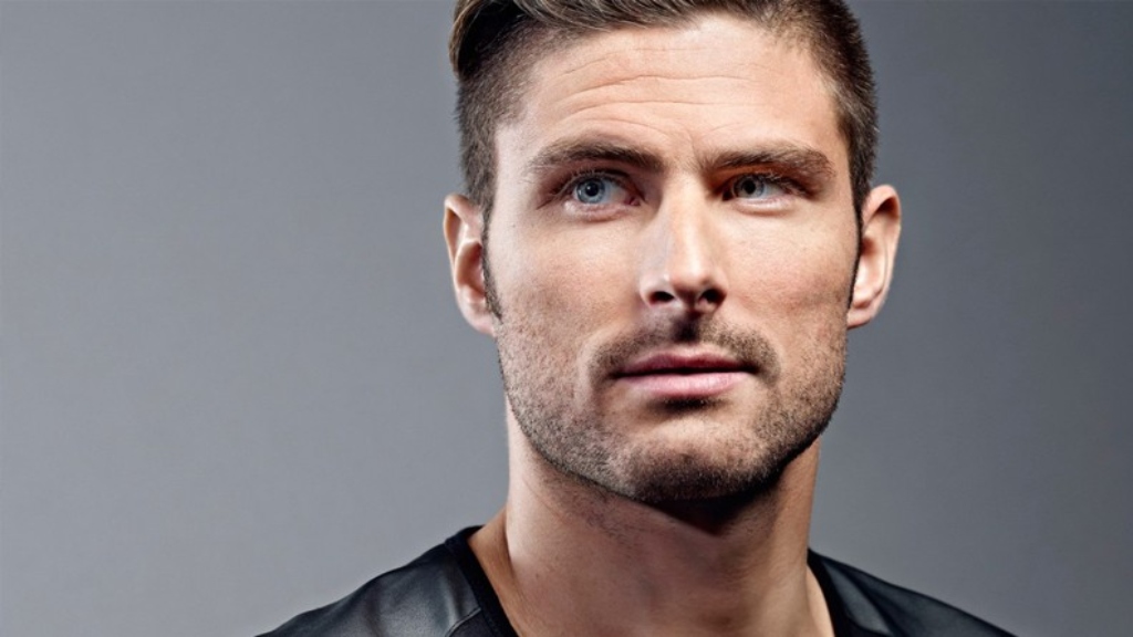 Olivier Giroud, futbolista francés derrocha sensualidad en redes