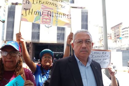 Wendelin Peña y Jhon Álvarez, padres de John Álvarez, afirmaron que no han tenido respuesta de la Defensoría del Pueblo