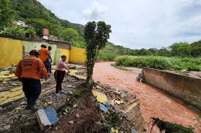 ¡TÁCHIRA EN VILO! Al menos 102 damnificados y 89 viviendas perdidas por las lluvias