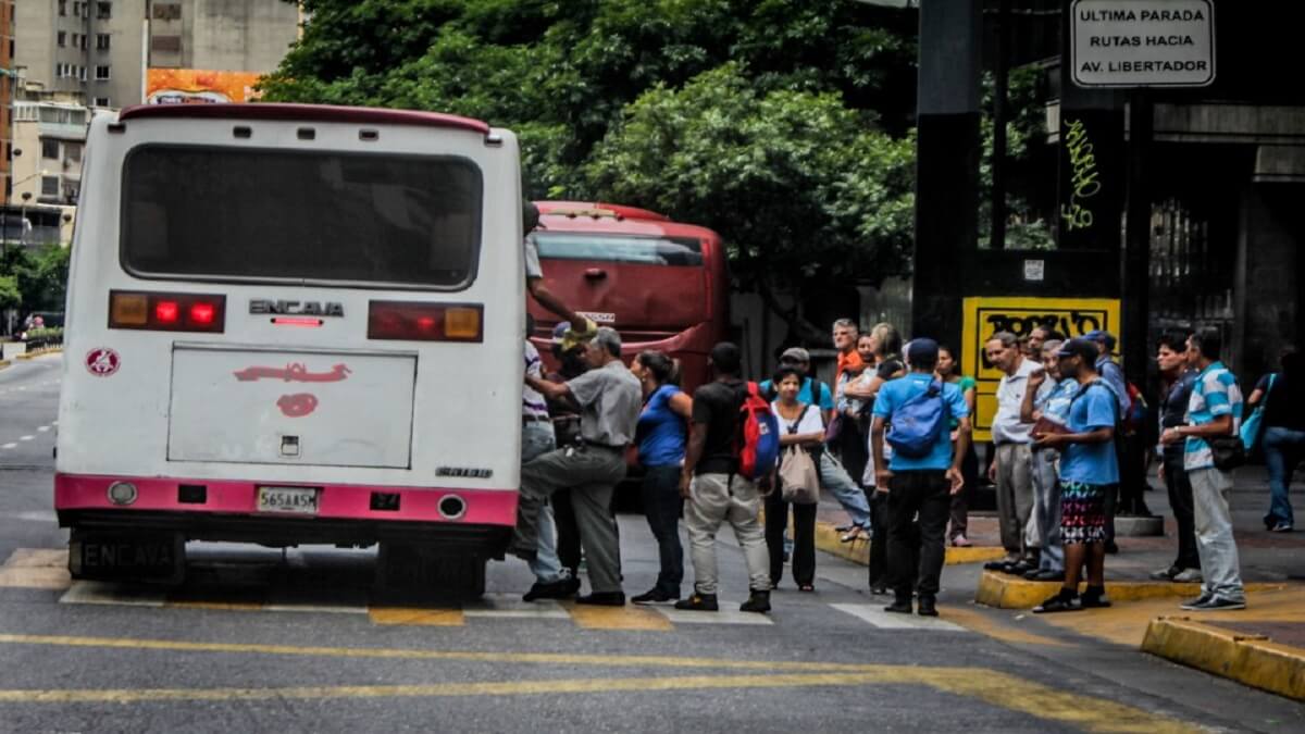 ¡AJUSTE DEL PASAJE EN PUERTAS! Transportistas convocan gran asamblea para analizar nuevas tarifas