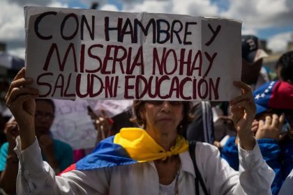 El secretario general de la Federación Venezolana de Maestros de Miranda, Rene Zapata, responsabilizó a Carolina Díaz, directora de Recursos Humanos de la Gobernación