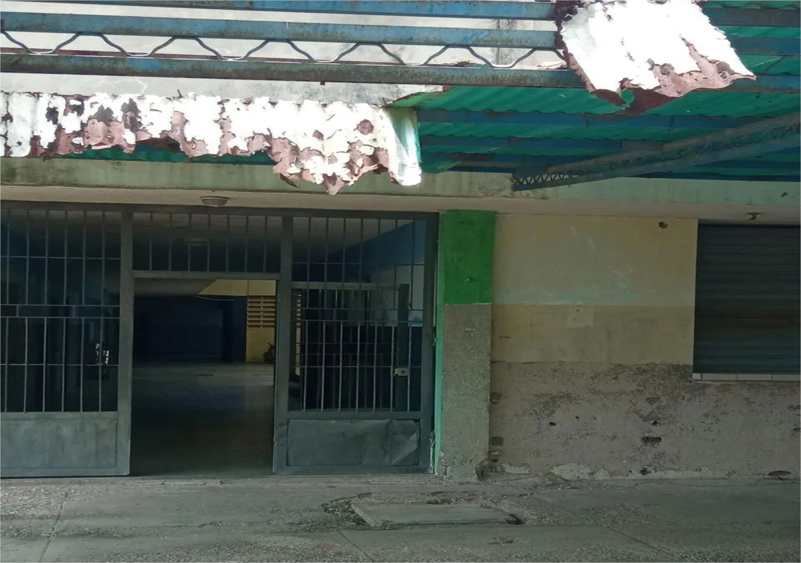 ¡Margarita! Padres de estudiantes solicitan reparaciones para liceo de Villarosa