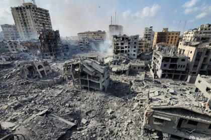 Edificios destruidos por ataques aéreos israelíes en la ciudad de Gaza el martes 10 de octubre de 2023.