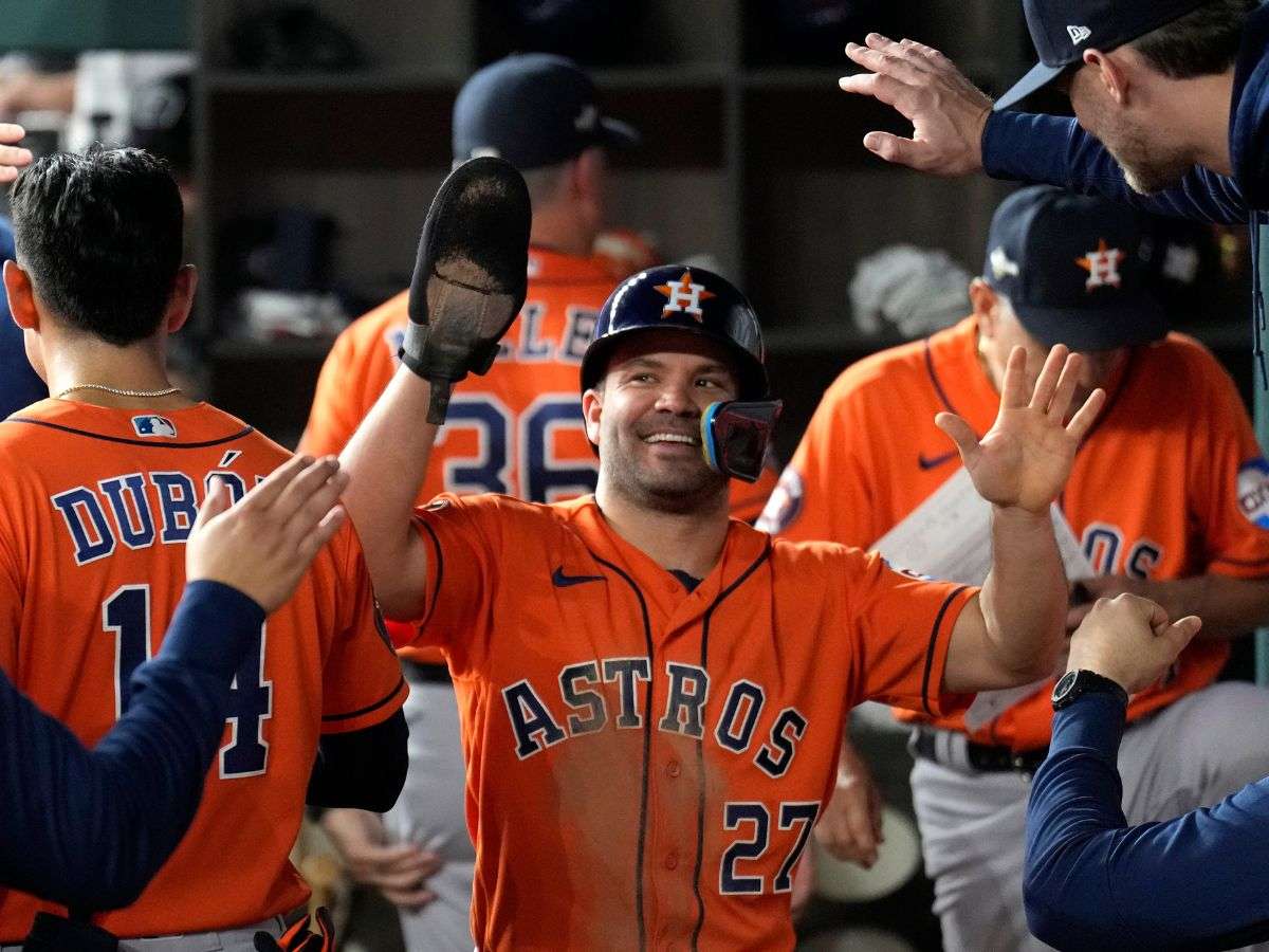 Astros demuestra su garra y empata la serie contra los Rangers