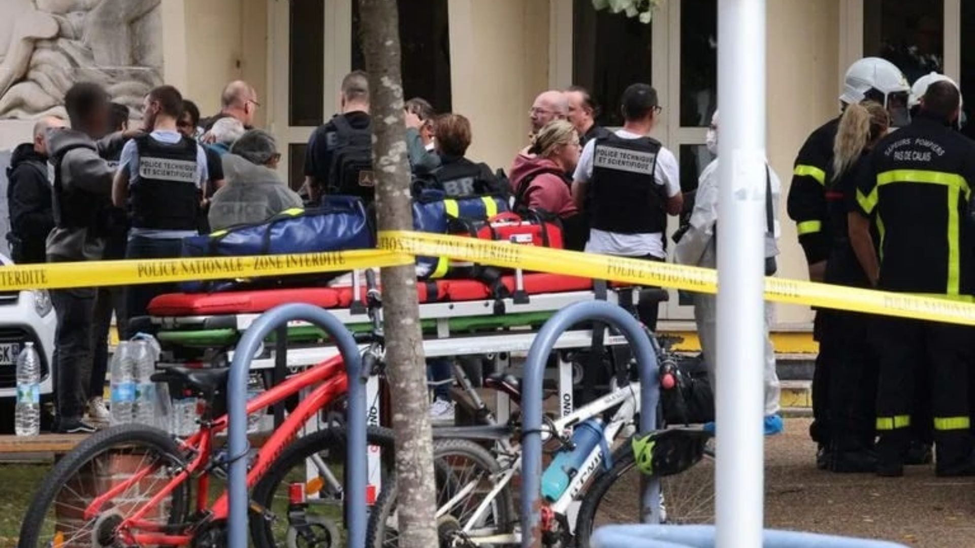 Profesor asesinado por hombre con cuchillo en colegio de Francia