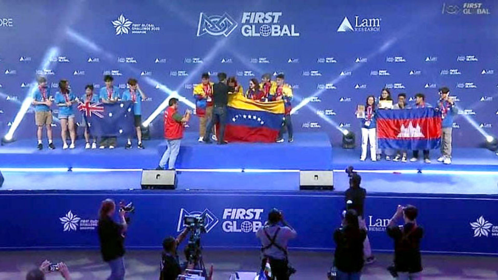 Venezuela se consagra campeona en el Mundial de Robótica en Singapur