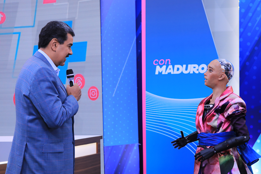 Humanoide Sophia se presenta en el programa “Con Maduro Más”