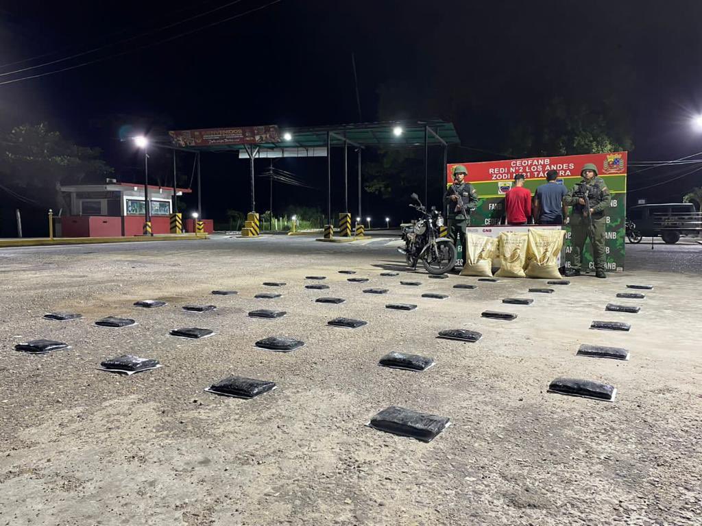 Detienen a dos hombres con más de 21 kilos de marihuana en Táchira