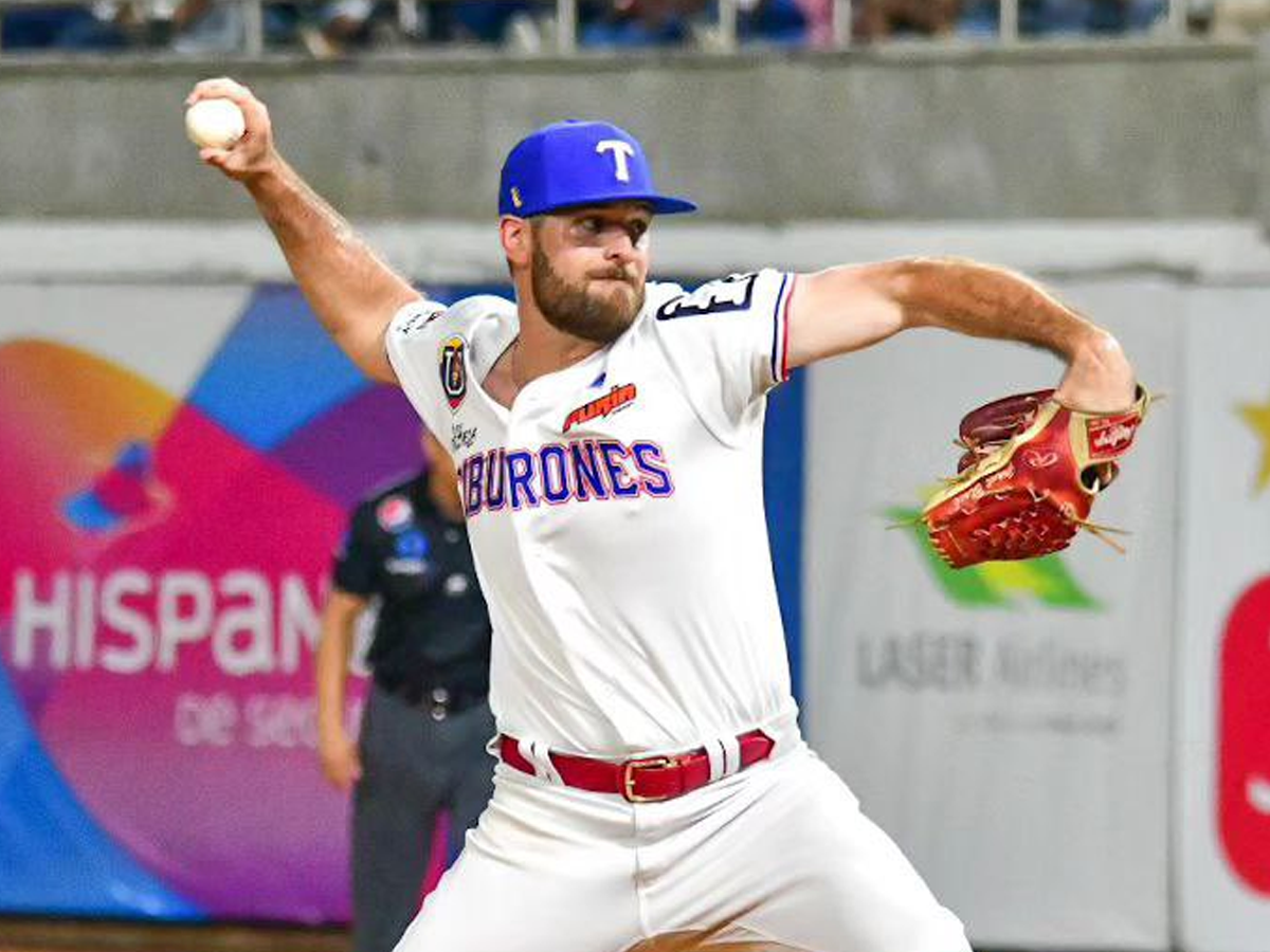 Tres importados del equipo de tiburones son despedidos