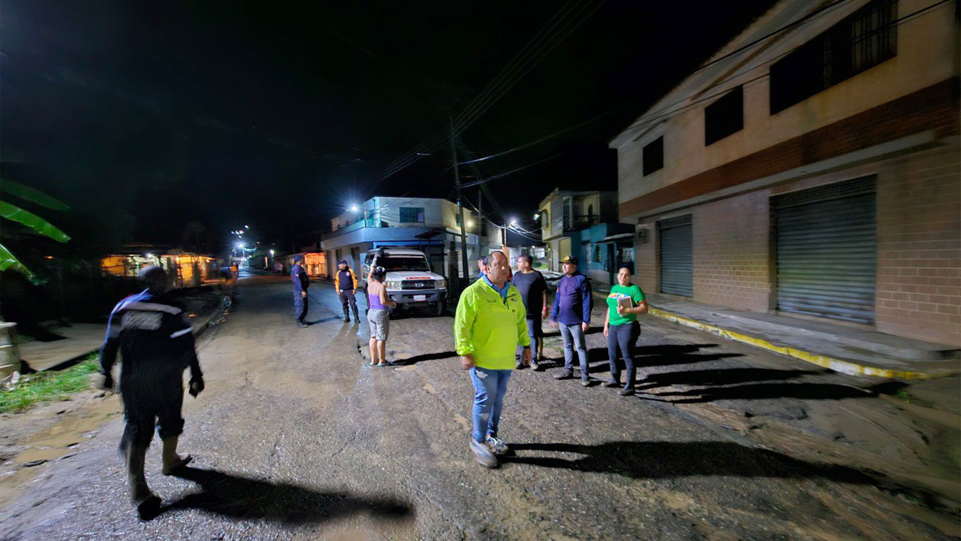 37 viviendas en Las Tejerías se ven afectadas por el desbordamiento de una quebrada