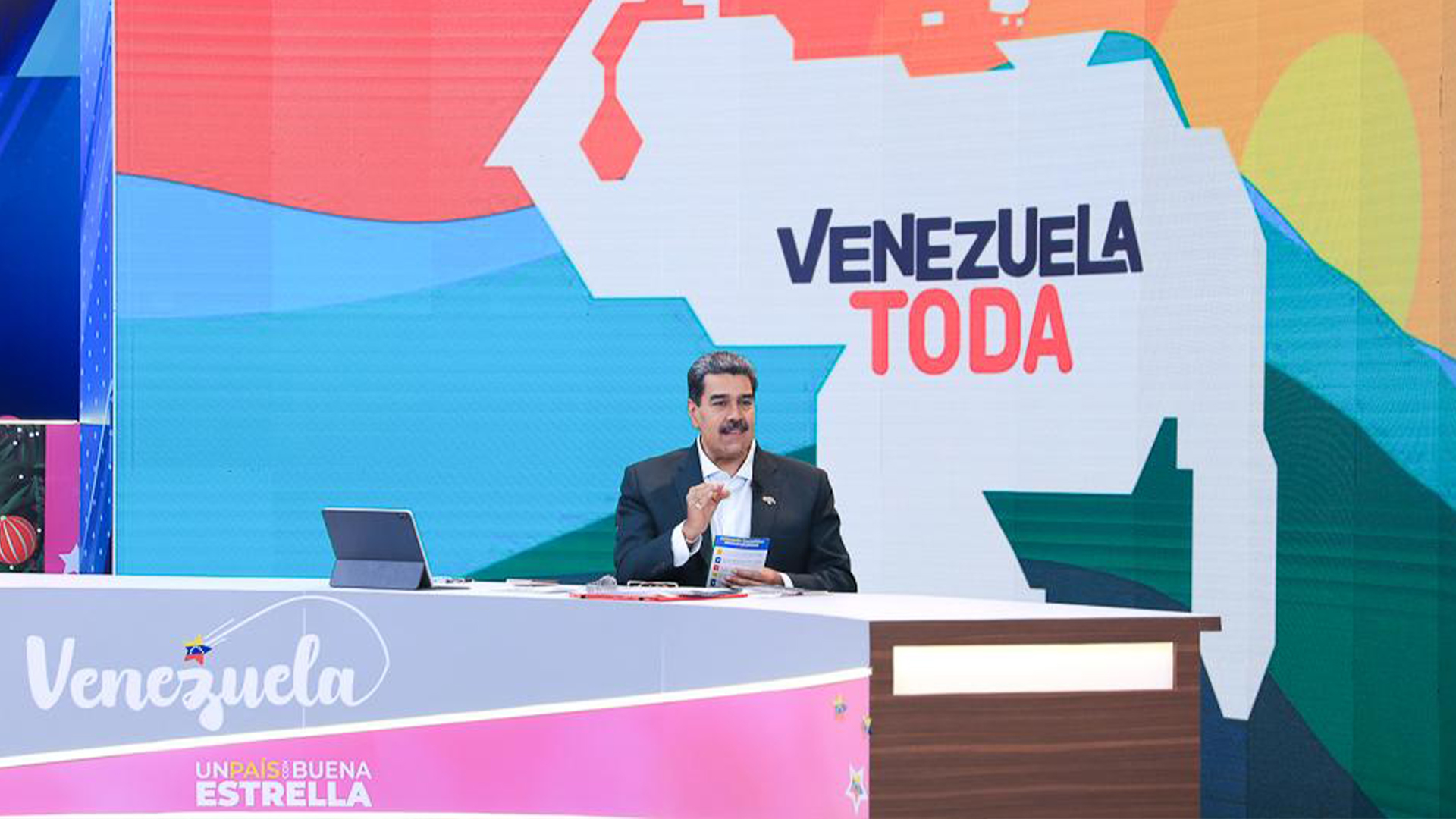 Maduro critica la solicitud de suspender el referendo consultivo presentada por Guyana