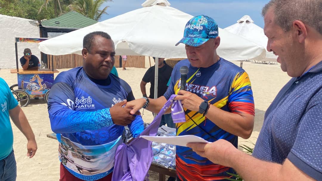 Avanza plan de reordenamiento de playa Parguito en Antolín del Campo 