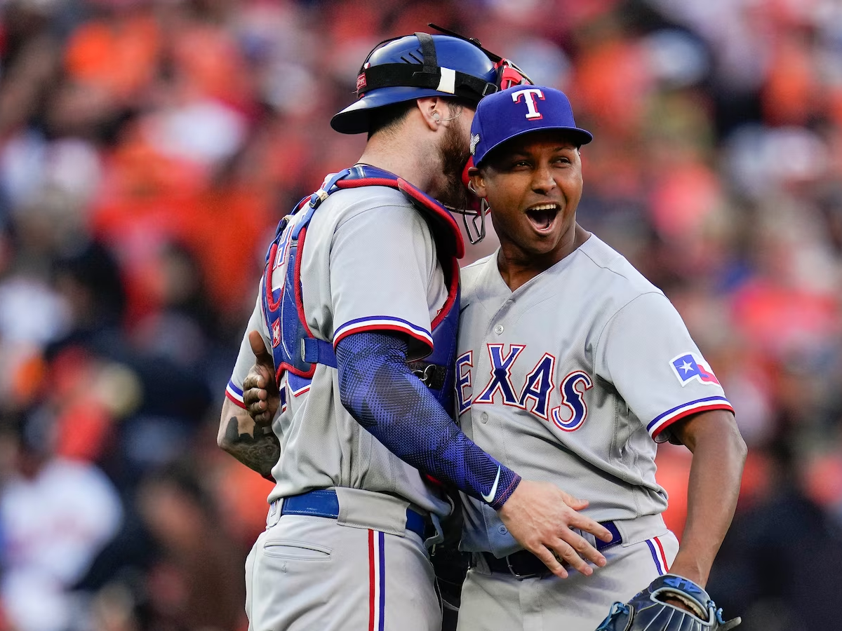 Texas triunfa y toma la delantera en Camden Yards