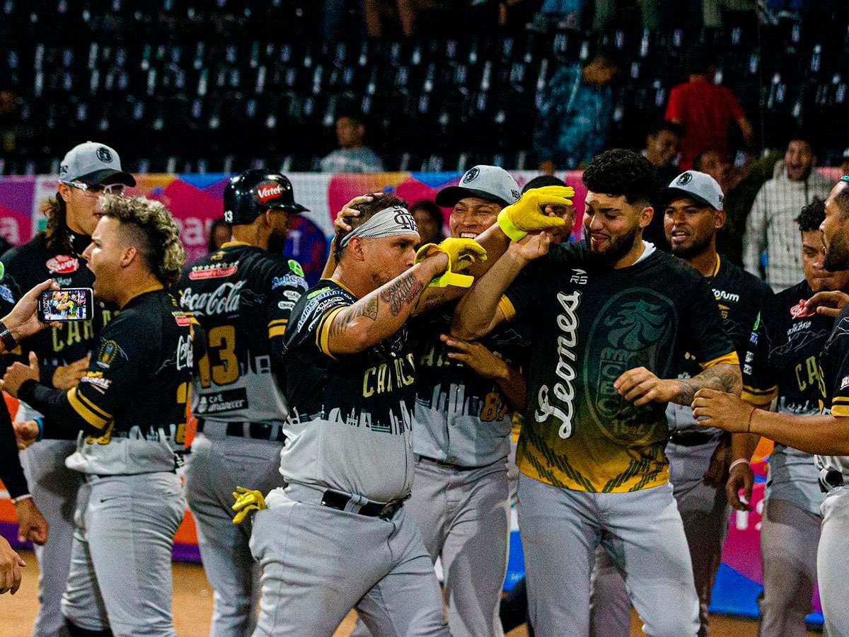 Victoria aplastante de los Leones sobre Magallanes