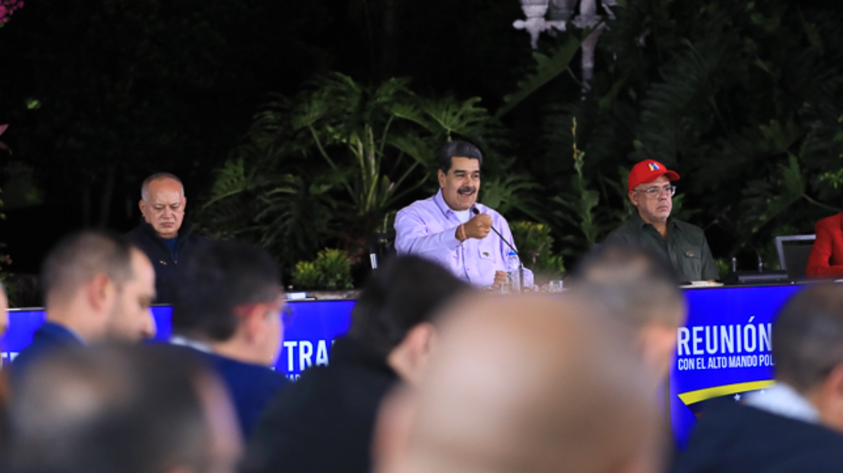 Maduro acusa a la oposición de violar el acuerdo de Barbados y de iniciar una campaña en contra del territorio del Esequibo.