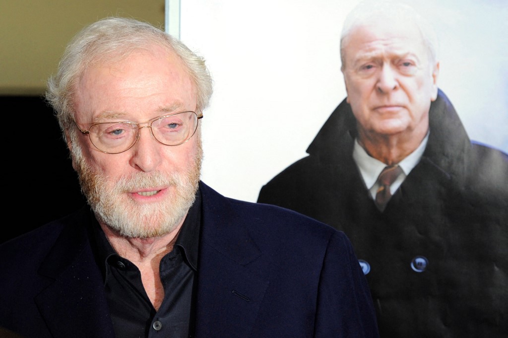 Michael Caine, el legendario actor, anuncia su retiro después de 70 años de una exitosa carrera.