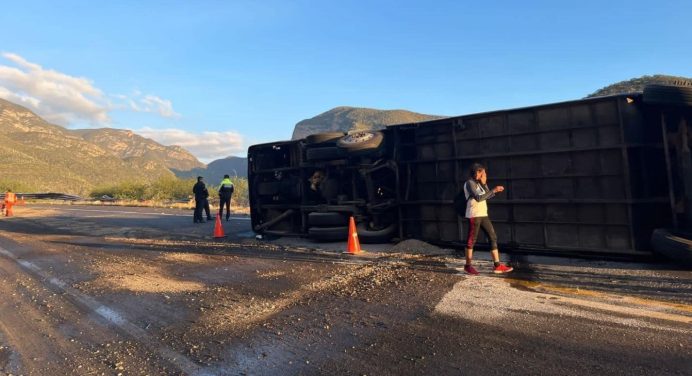 Aumenta a 18 la cifra de migrantes fallecidos en un trágico accidente de carretera en el sur de México