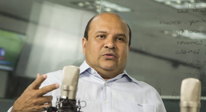 Roland Carreño cumple cuatro meses preso aislado de familiares y abogados