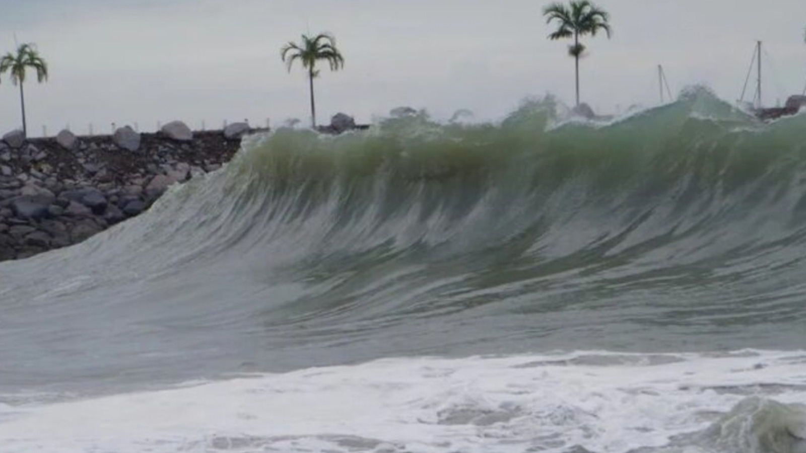 Cierre de las playas de La Guaira el 29 de octubre