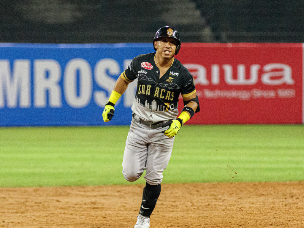 Wilfredo Tovar logra conectar 500 hits en la Liga Venezolana de Béisbol Profesional (LVBP)