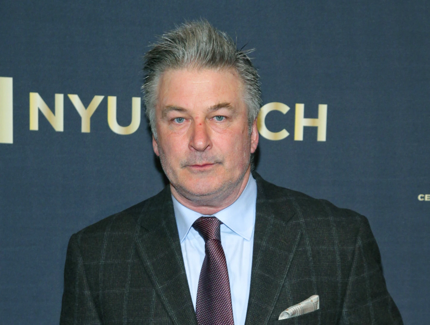 Fiscales persiguen presentar nuevos cargos de homicidio involuntario contra Alex Baldwin