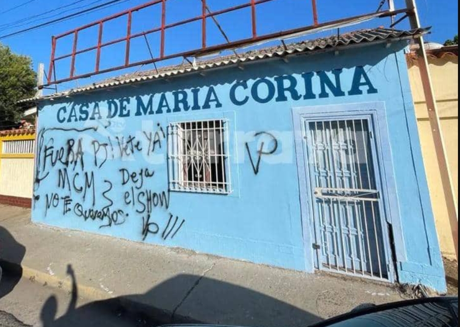 Reportan ataque a la sede del partido de María Corina Machado en Sucre