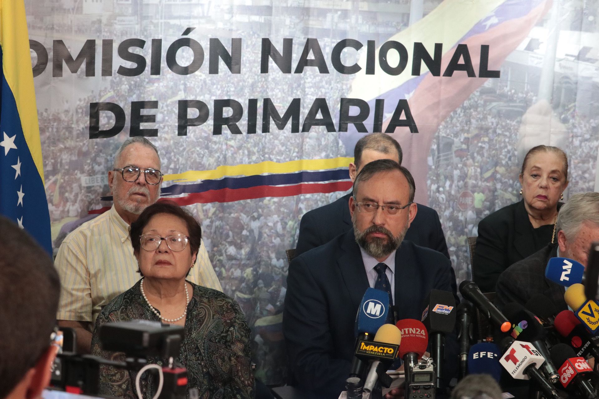 La Comisión Nacional de Primaria hace un llamado a la ciudadanía para que participe activamente en las elecciones de este domingo y ejerza su derecho al voto en gran número.