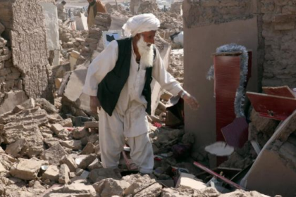 El portavoz del gobernador de la provincia de Herat, Nisar Ahmad Elyas, confirmó a EFE que al menos una persona falleció durante los terremotos de hoy.